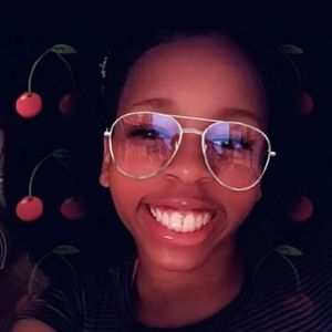 Meet your Posher, Mikayla
